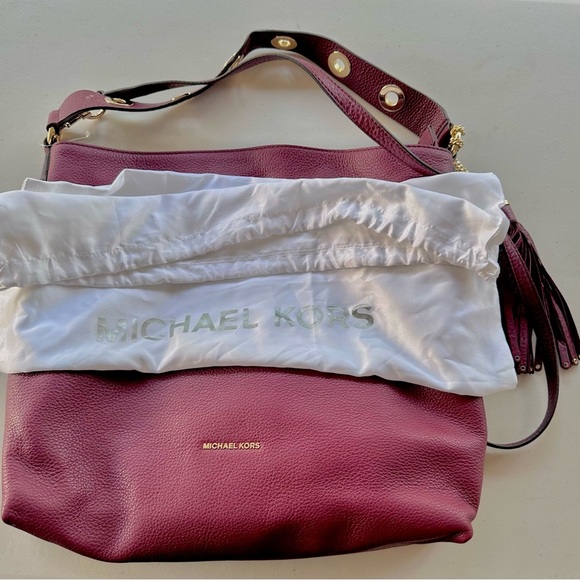 Michael Kors Brooklyn Large Leather Hobo Shoulder Bag Color: Burgundy - Picture 11 of 13